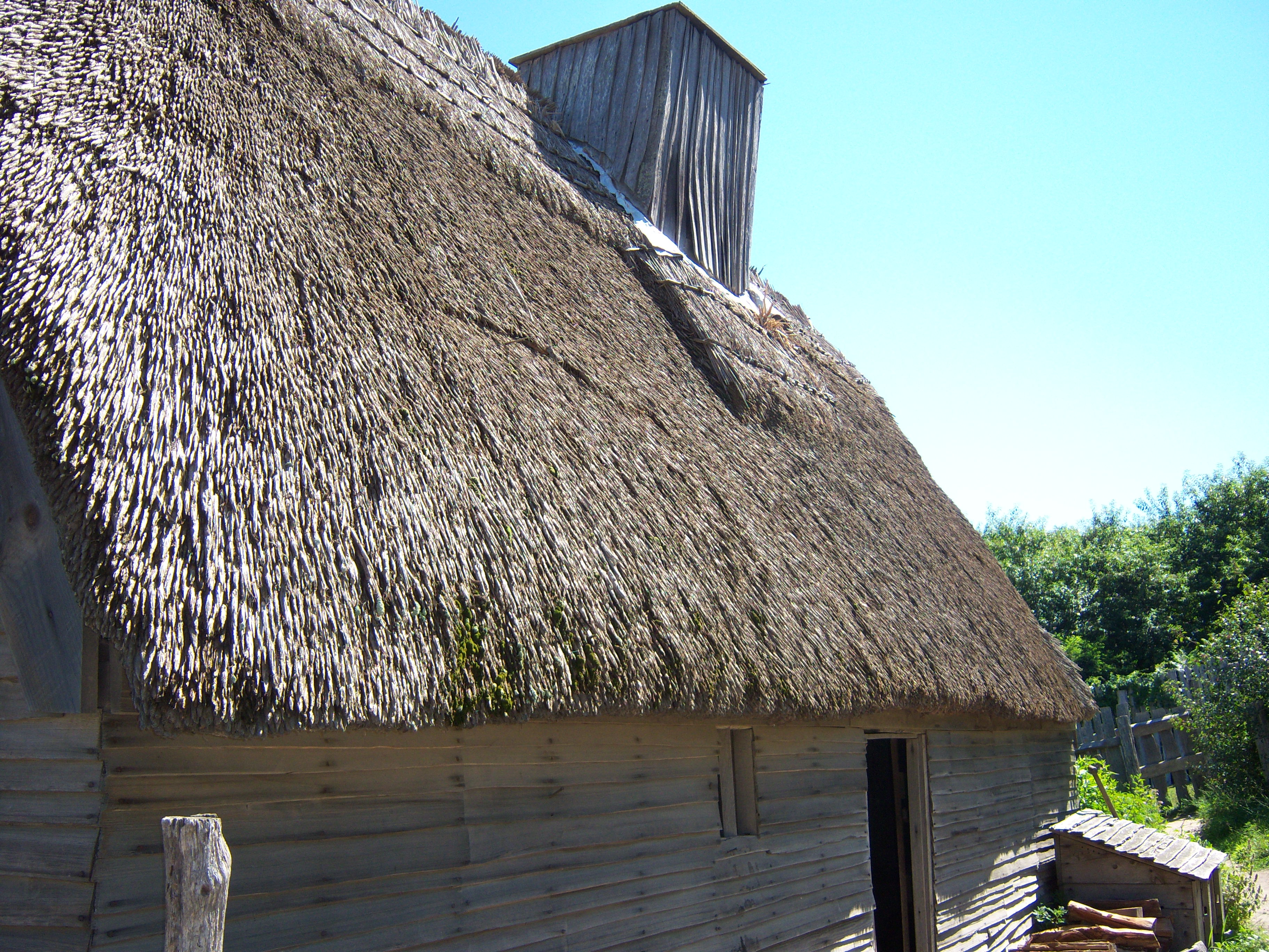 Thatched roof for real